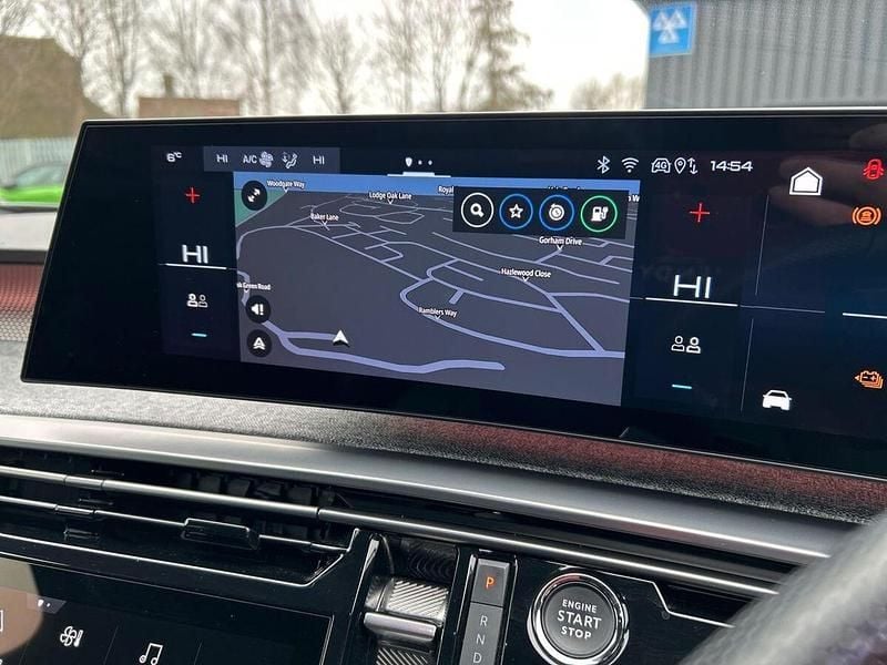 Used Peugeot e-3008 GT 152 kW (207 HP) 2024 White SUV