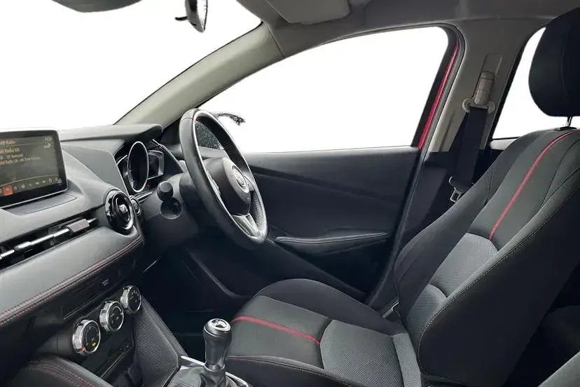 Used Mazda 2 Inclusive 90 HP (66 kW) 2017 Red Hatchback