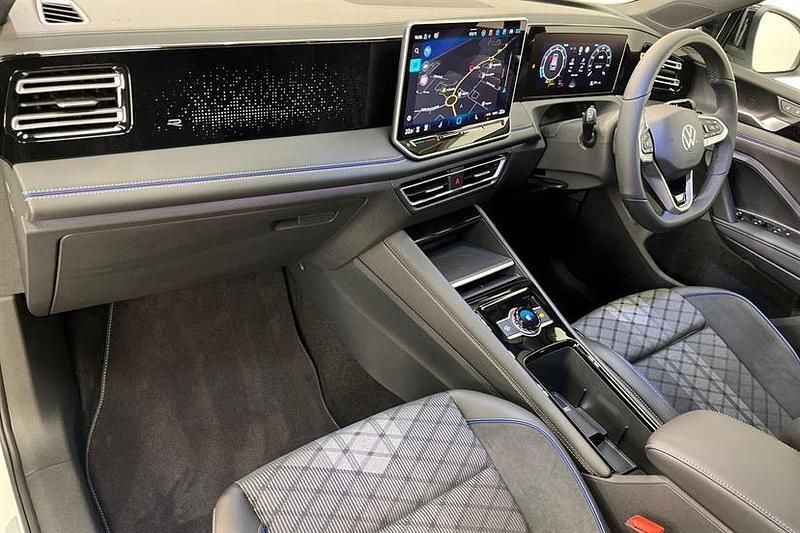 Used VW Tiguan R-line 150 HP (110 kW) 2025 Pure white SUV