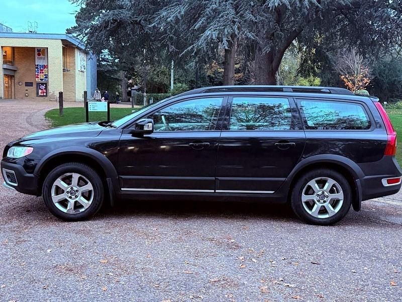 Black Used 2009 Volvo XC70 SE Estate | £4,995 (Fair price) - Image 1/4