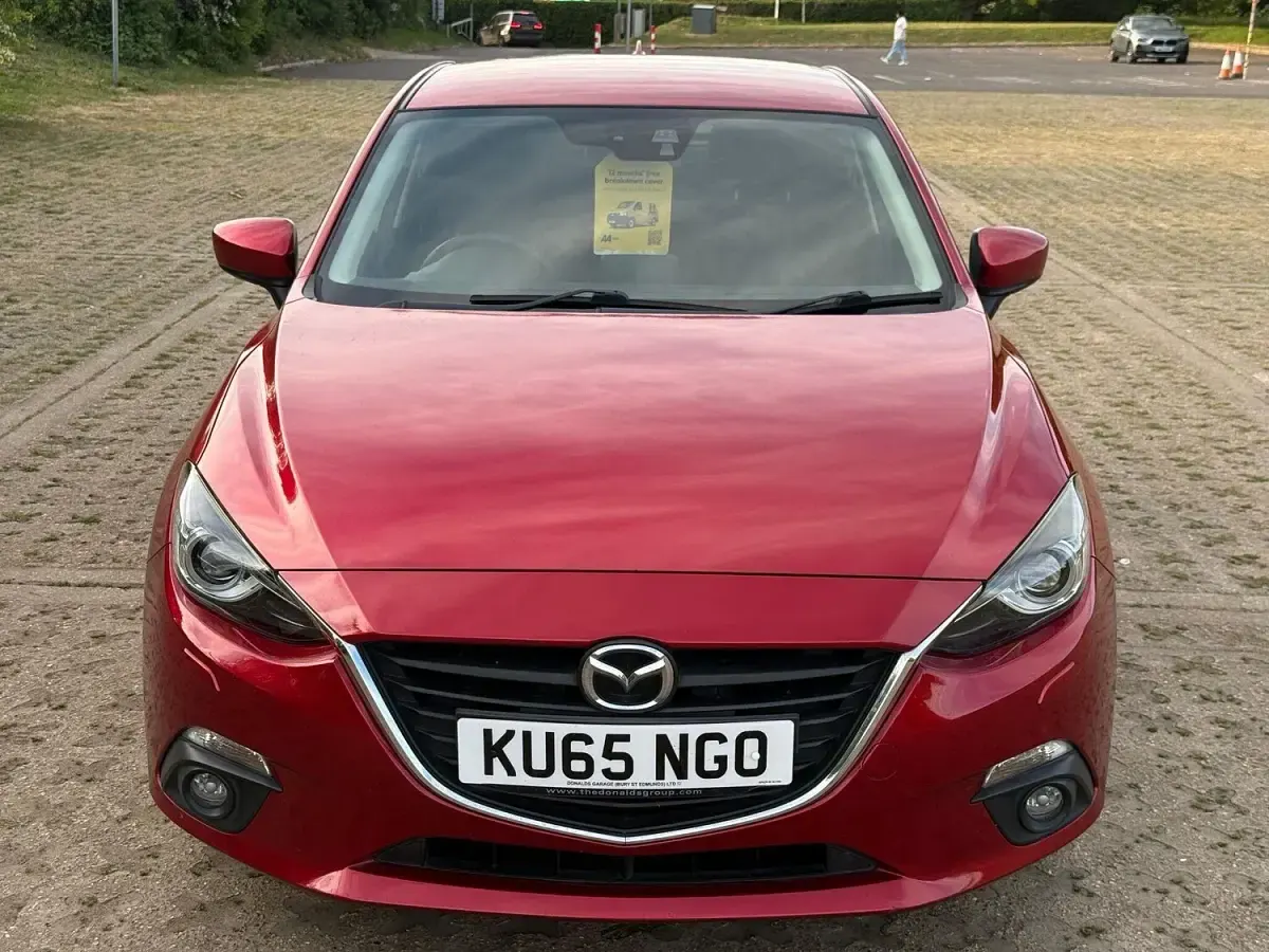 Used Mazda 3 165 HP (121 kW) 2015 Red Hatchback