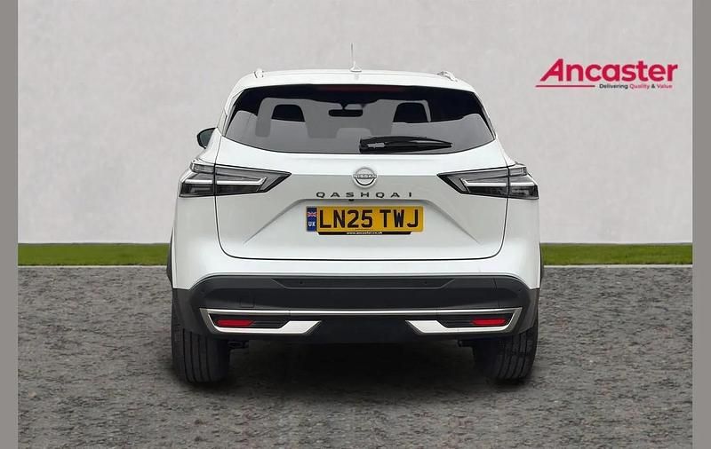 New Nissan Qashqai N-Connecta 155 HP (114 kW) 2025 White SUV