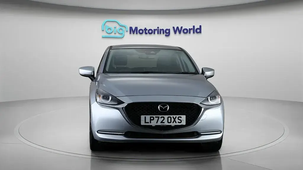 Usado Mazda 2 Inclusive 90 HP (66 kW) 2023 Prateado Citadino