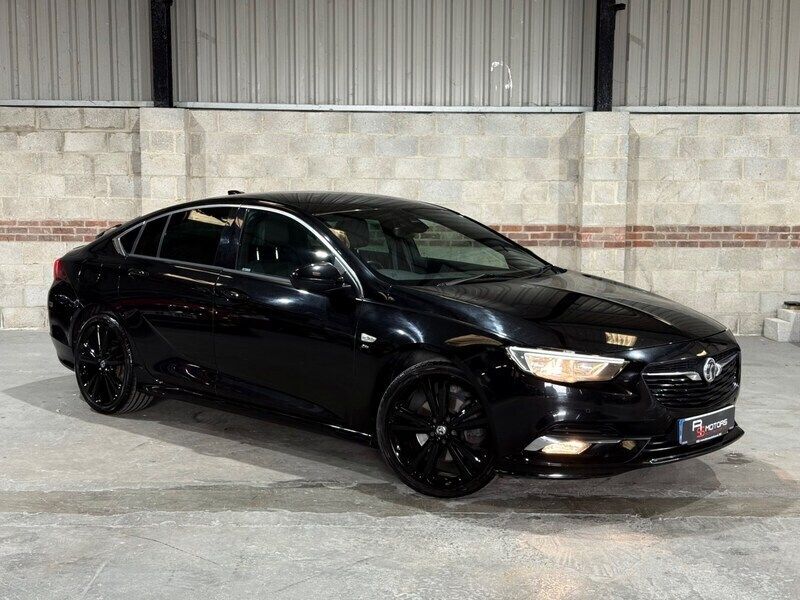 Black Used 2018 Vauxhall Insignia Sport Hatchback | £6,990 (Fair price) - Image 1/4