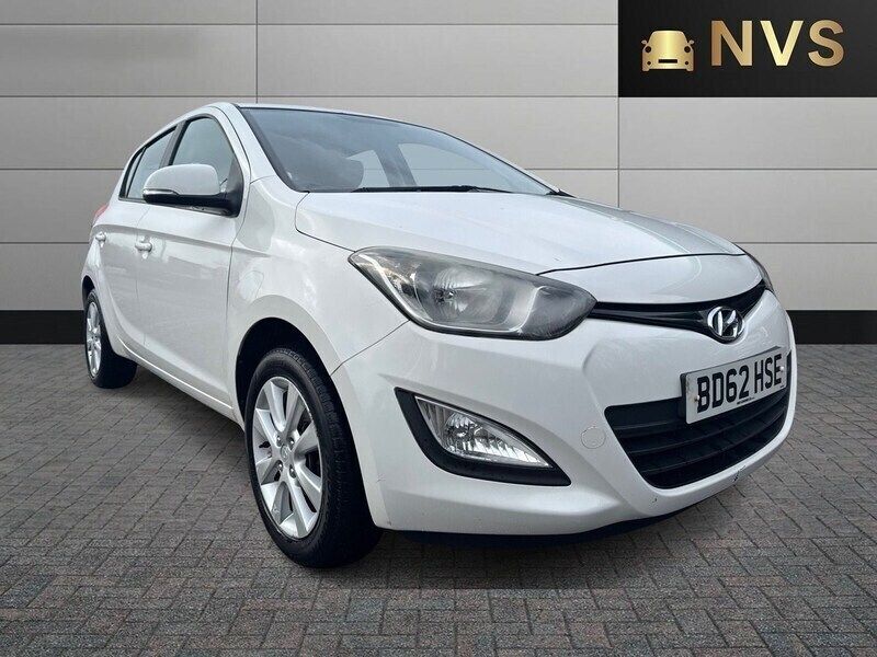 White Used 2012 Hyundai i20 Active Hatchback | £2,495 (Good price) - Image 1/4