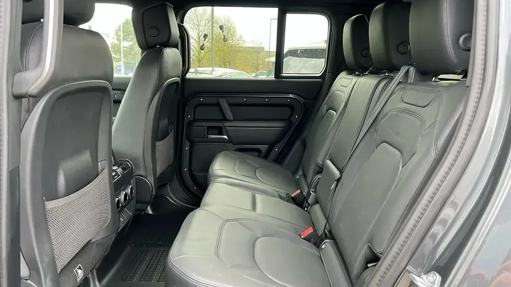 Used Land Rover Defender HSE Dynamic 344 HP (253 kW) 2024 Grey SUV