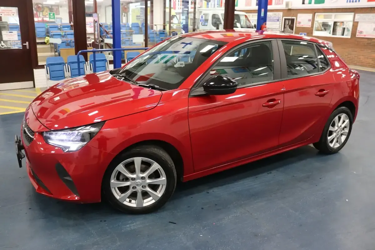 Used Vauxhall Corsa Design Edition 75 HP (55 kW) 2022 Red Hatchback