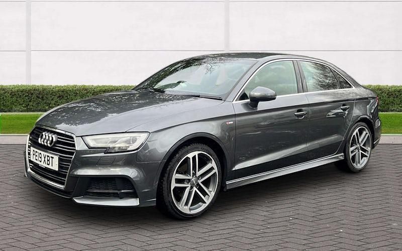 Usado Audi A3 S-Line 150 HP (110 kW) 2019 Sedan