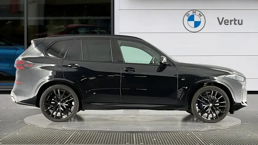 Gebraucht BMW X5 M Sport 298 PS (219 kW) 2024 Schwarz SUV