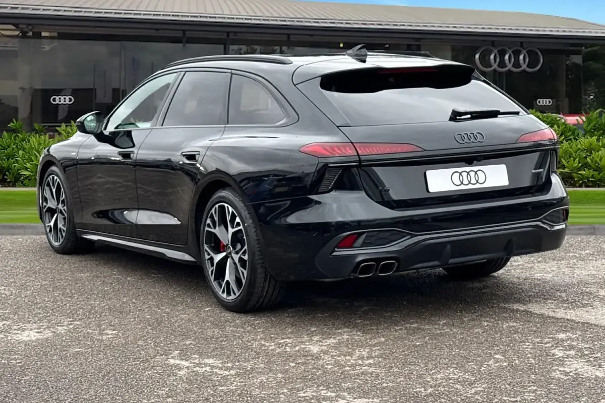 Ny Audi A6 Comfort 2025 Grön Kombi