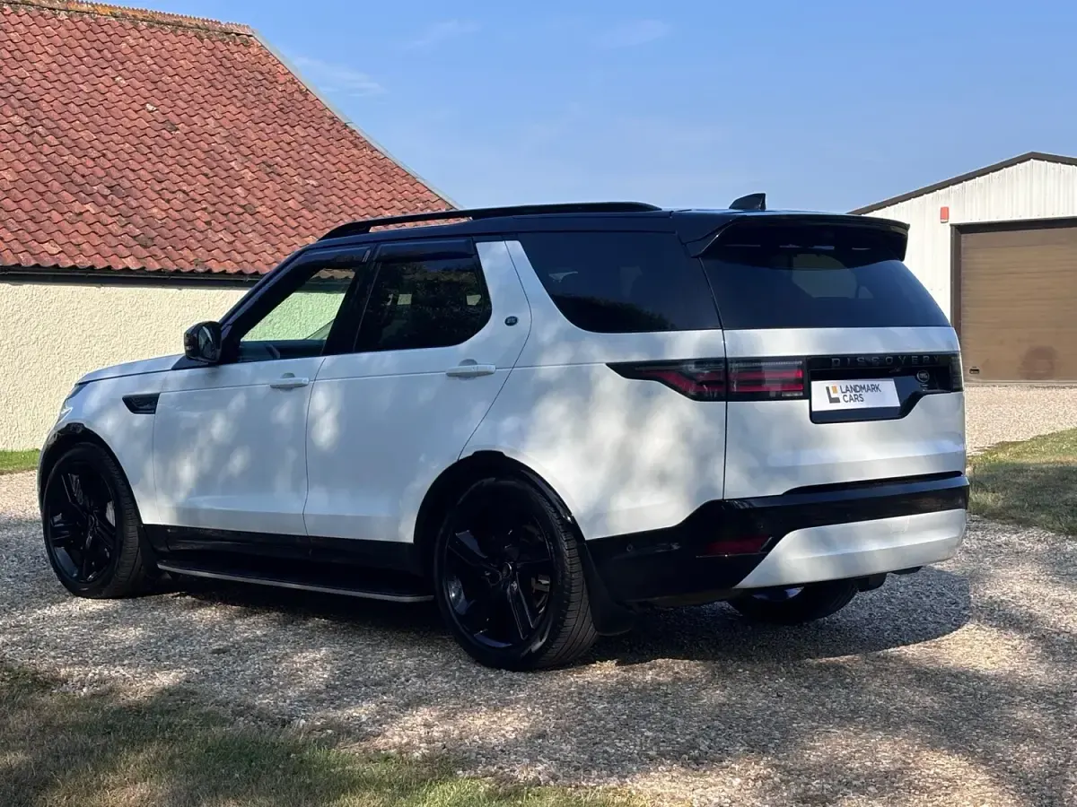 Used Land Rover Discovery 5 SE Dynamic 2021 White SUV