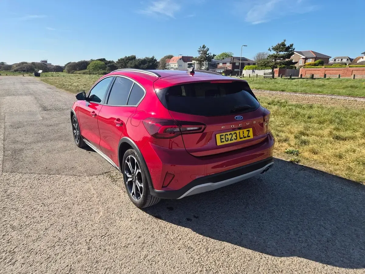 Used Ford Focus Active X 155 HP (114 kW) 2023 Red Hatchback