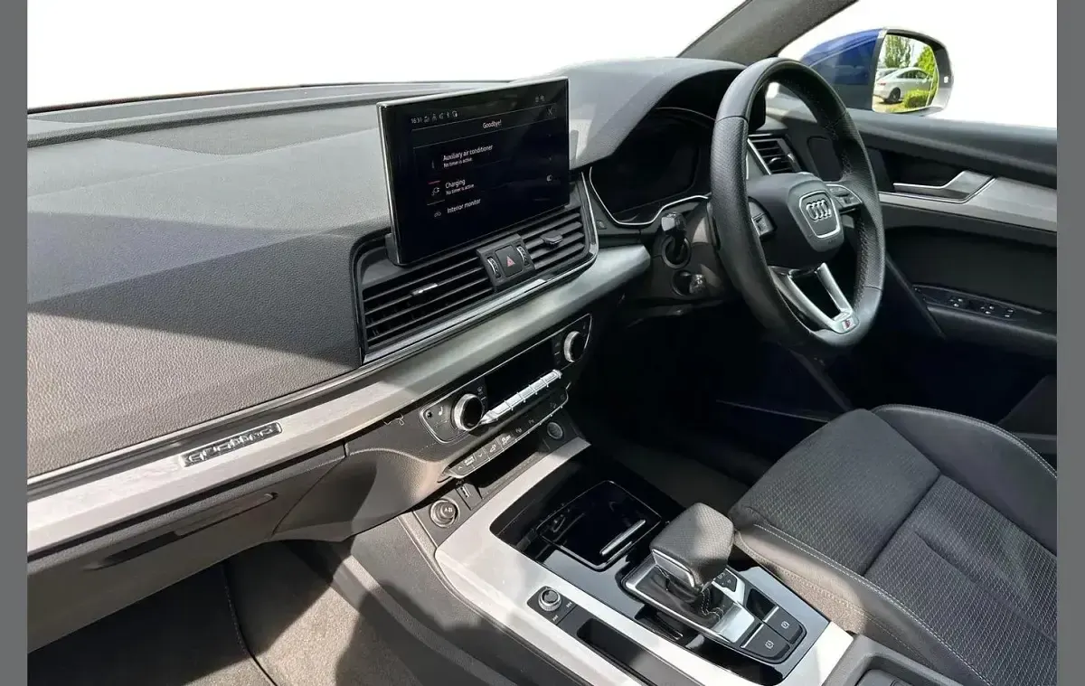 Used Audi Q5 S-Line 295 HP (216 kW) 2023 Blue SUV