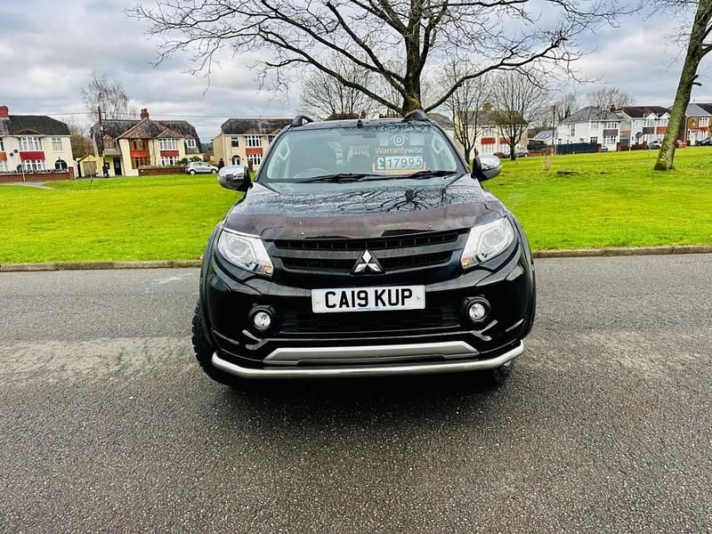 Used Mitsubishi L200 Warrior 178 HP (130 kW) 2019 Black Pickup