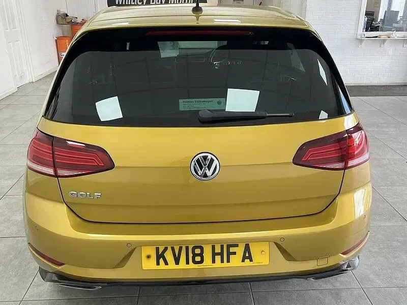 Used VW Golf VII R-line 147 HP (108 kW) 2018 Yellow Hatchback