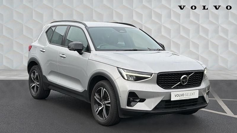 Silver Used 2023 Volvo XC40 Plus SUV | £27,432 (Fair price) - Image 1/4