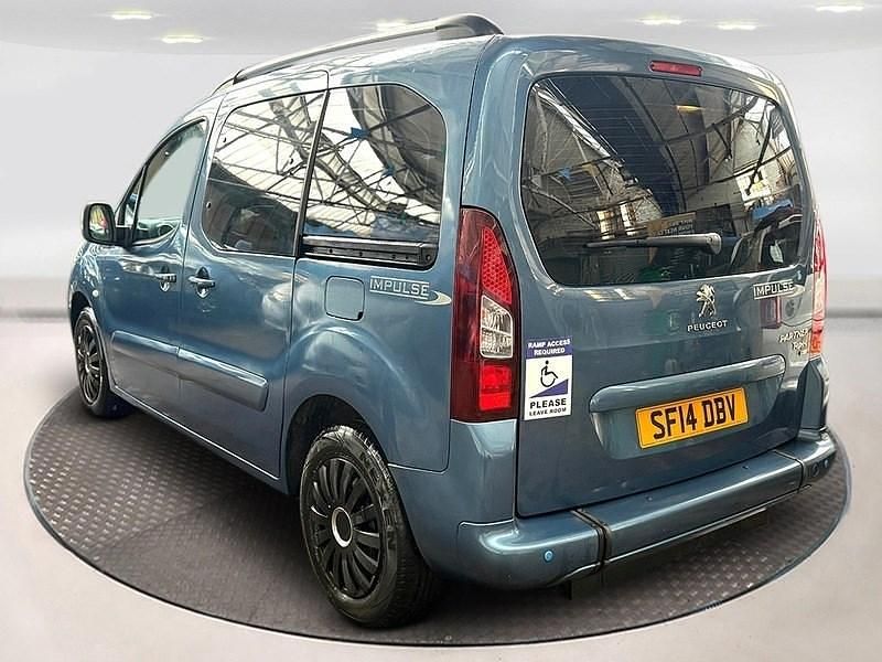 Begagnad Peugeot TePee S 2014 Blå Minibuss