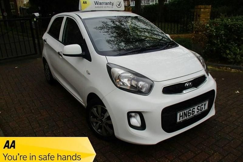 Used Kia Picanto 65 HP (47 kW) 2016 Pearl white Hatchback
