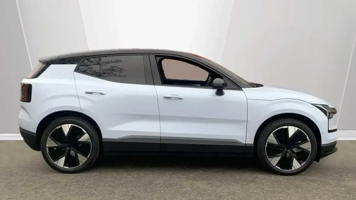 Used Volvo EX30 Ultra 200 kW (272 HP) 2025 Blue SUV