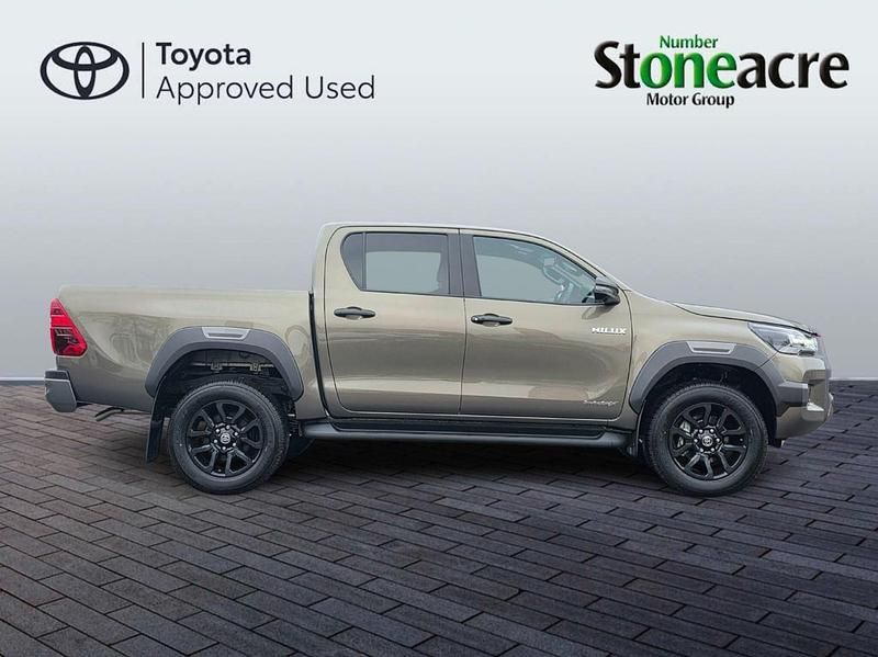 New Toyota HiLux 201 HP (147 kW) 2026 Bronze Pickup