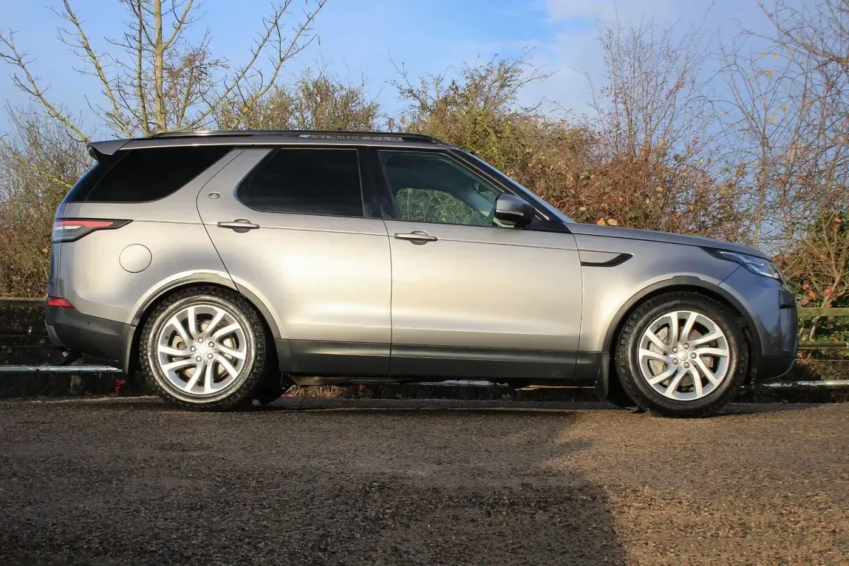 Used Land Rover Discovery SE 2020 Grey SUV