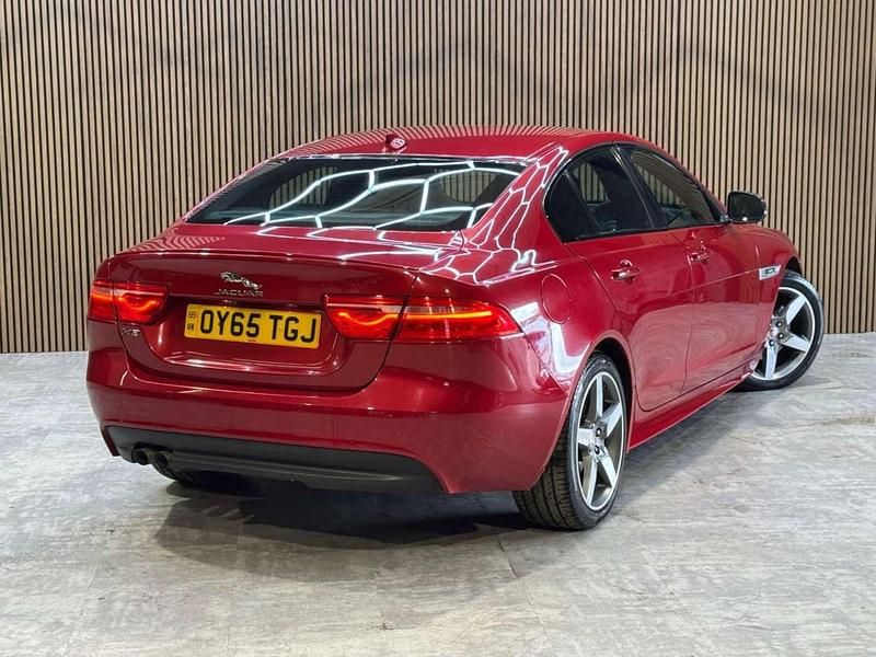 Used Jaguar XE R-Sport 180 HP (132 kW) 2015 Red Sedan