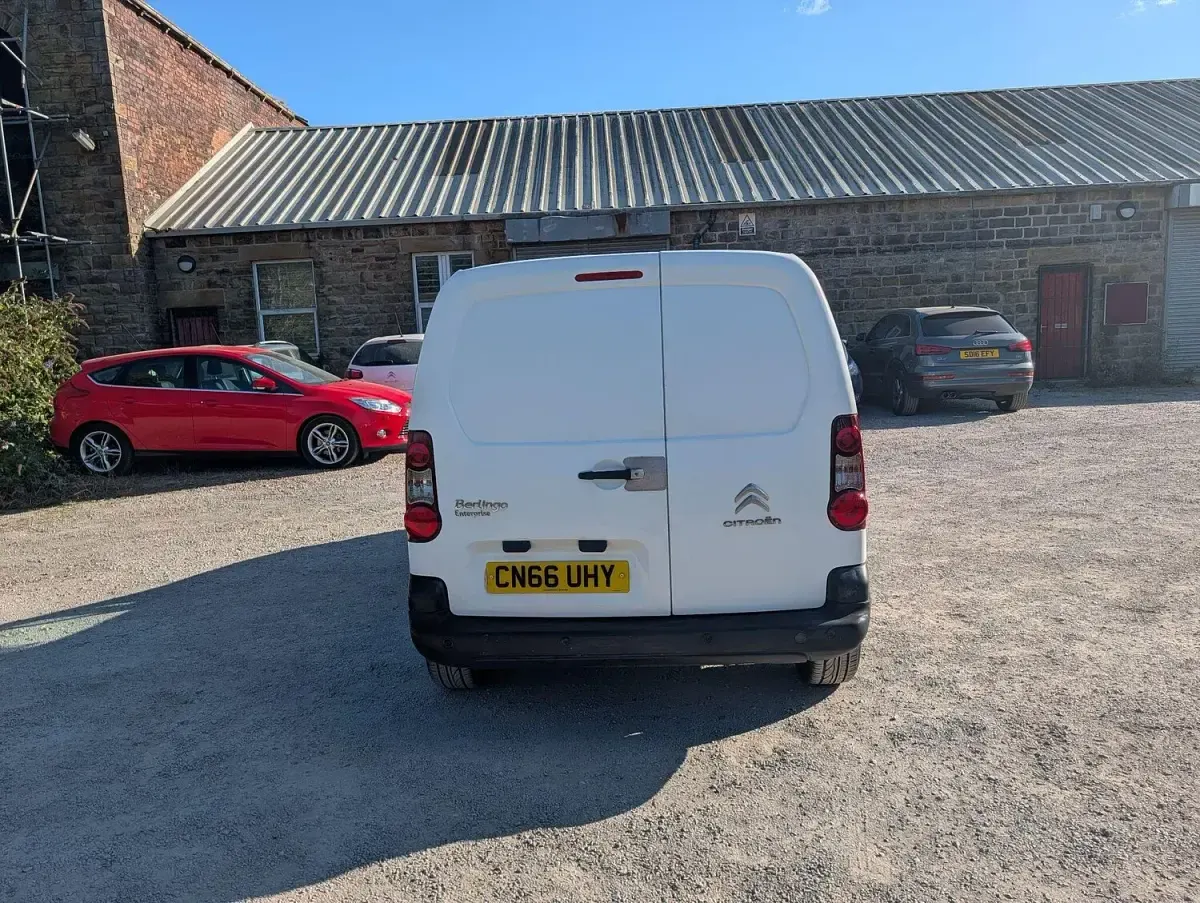 Used Citroën Berlingo 75 HP (55 kW) 2016 White MPV