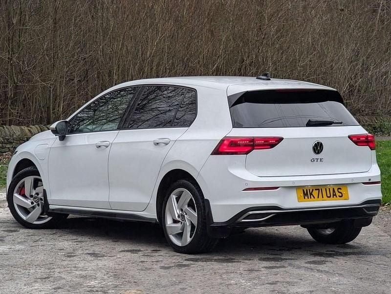 Used VW Golf VII GTE 204 HP (150 kW) 2021 White Hatchback
