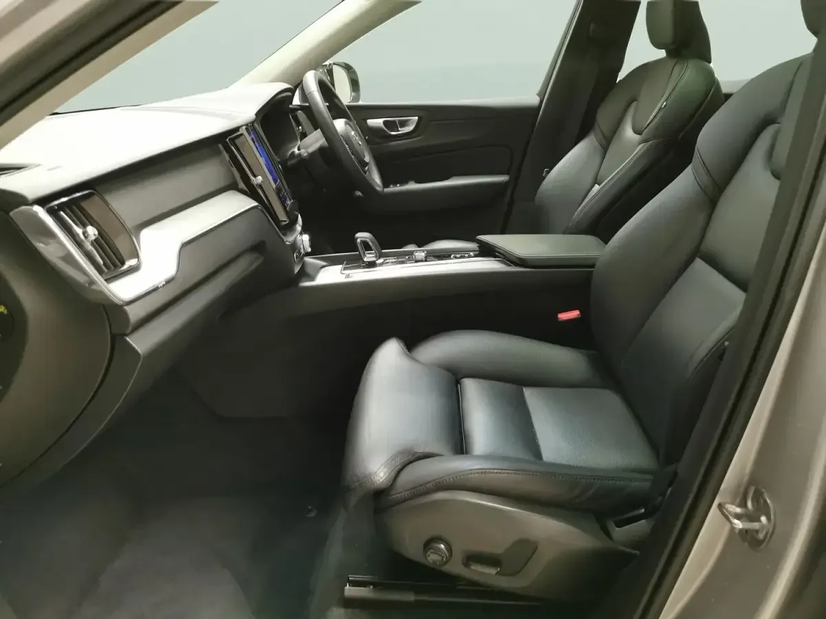 Used Volvo XC60 Plus 2023 Silver SUV