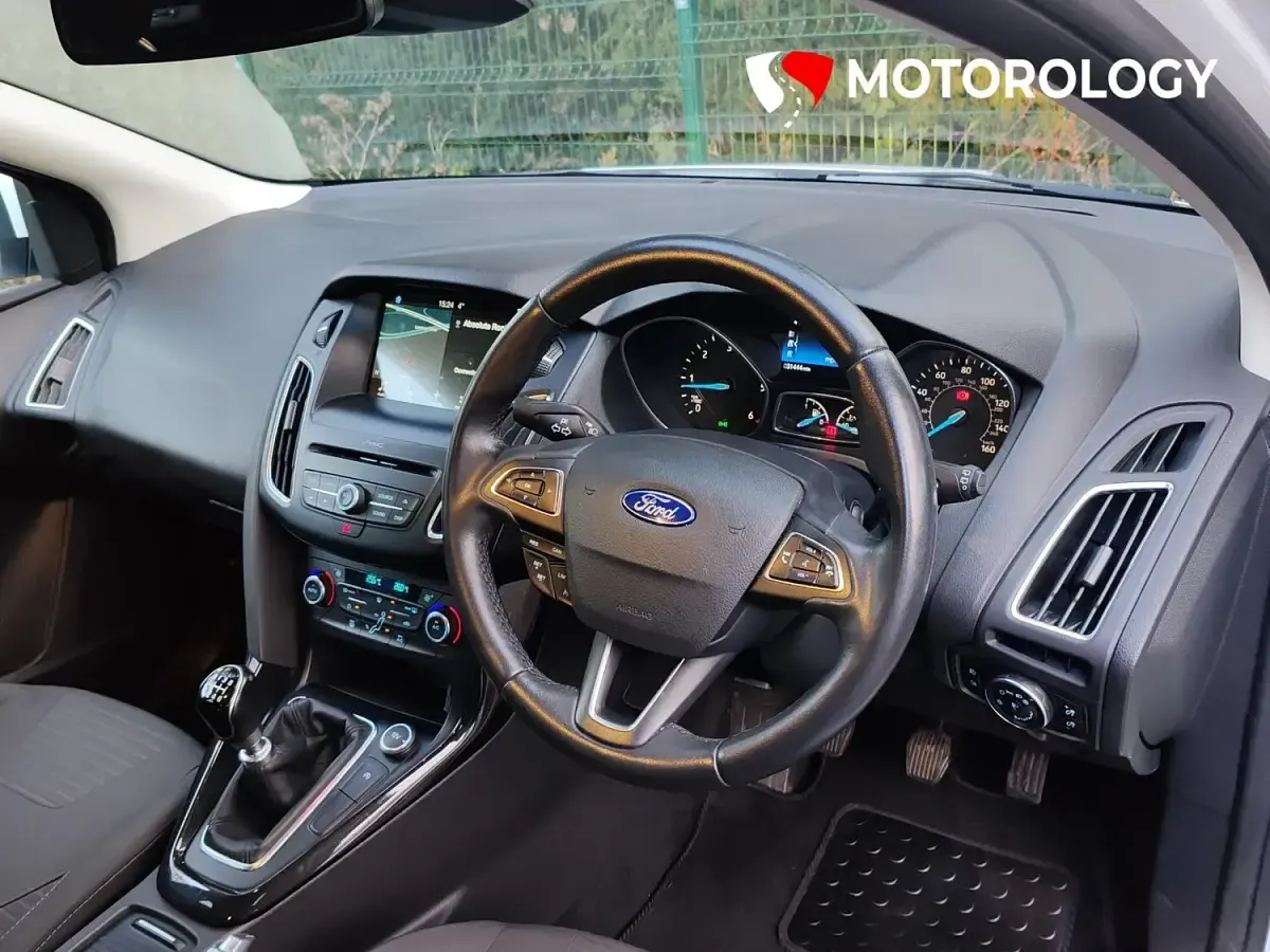 Used Ford Focus Titanium 120 HP (88 kW) 2018 White Hatchback