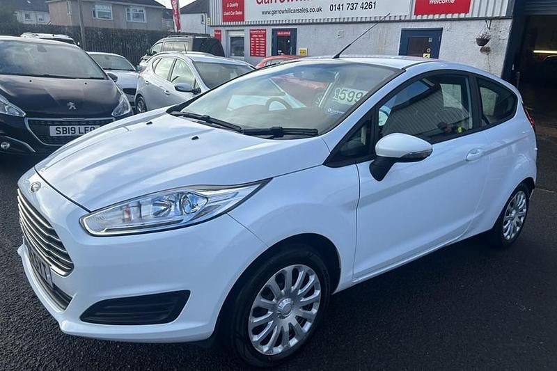 Used Ford Fiesta Style 82 HP (60 kW) 2015 White Hatchback