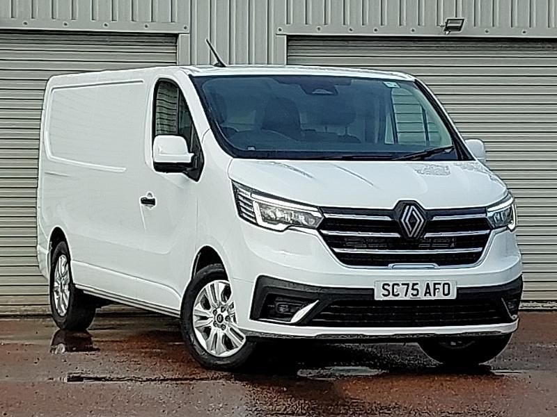 New Renault Trafic 2025 Solid  glacier white MPV