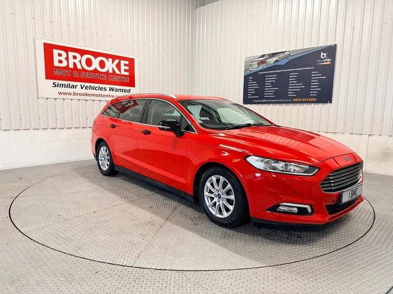 Used Ford Mondeo Zetec 120 HP (88 kW) 2018 Red Estate