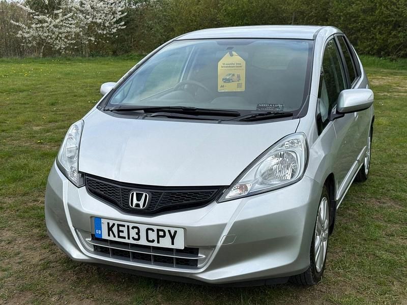 Used Honda Jazz ES 99 HP (72 kW) 2013 Silver Hatchback