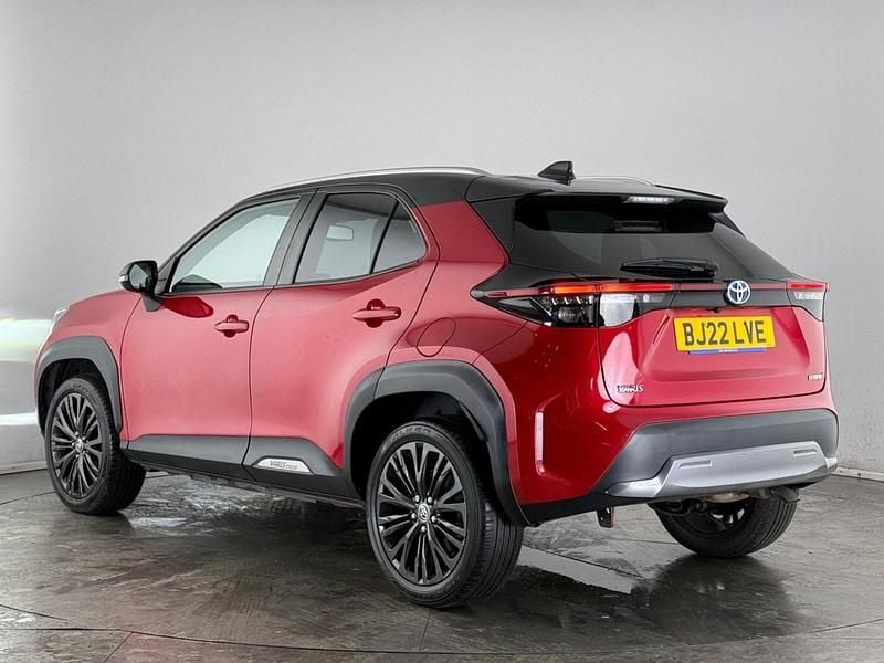 Used Toyota Yaris Cross 2022 Red and black SUV