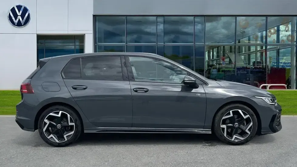 Used VW Golf VIII R-line 150 HP (110 kW) 2025 Grey