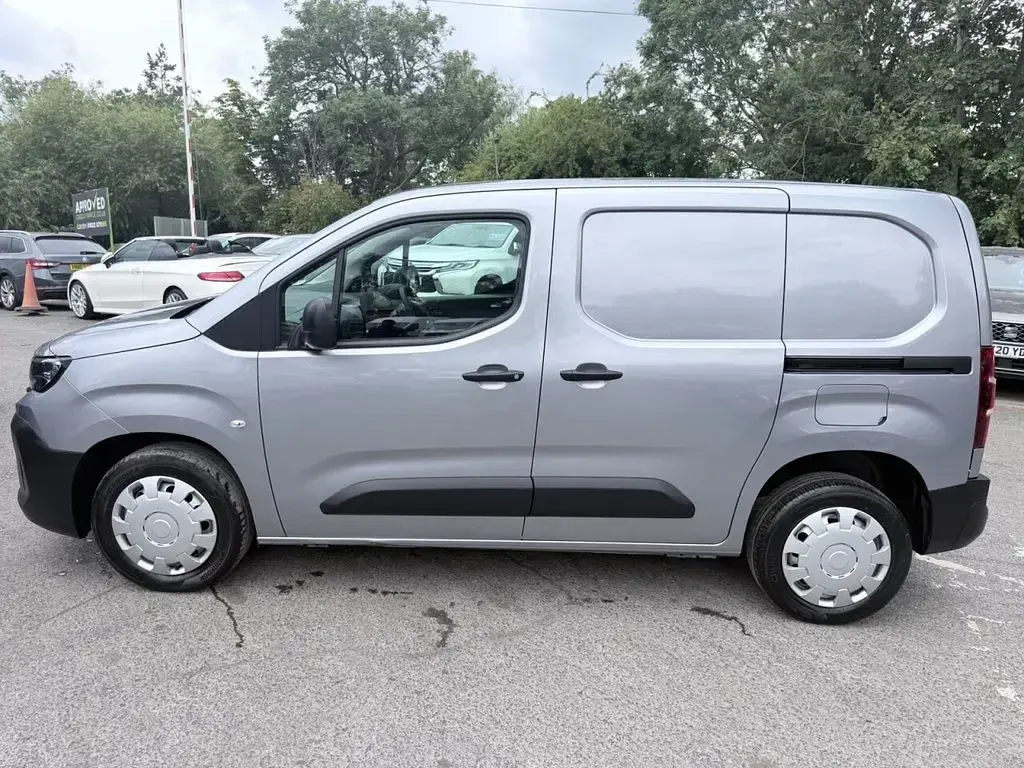 Used Peugeot Partner 129 HP (94 kW) 2024 Grey MPV
