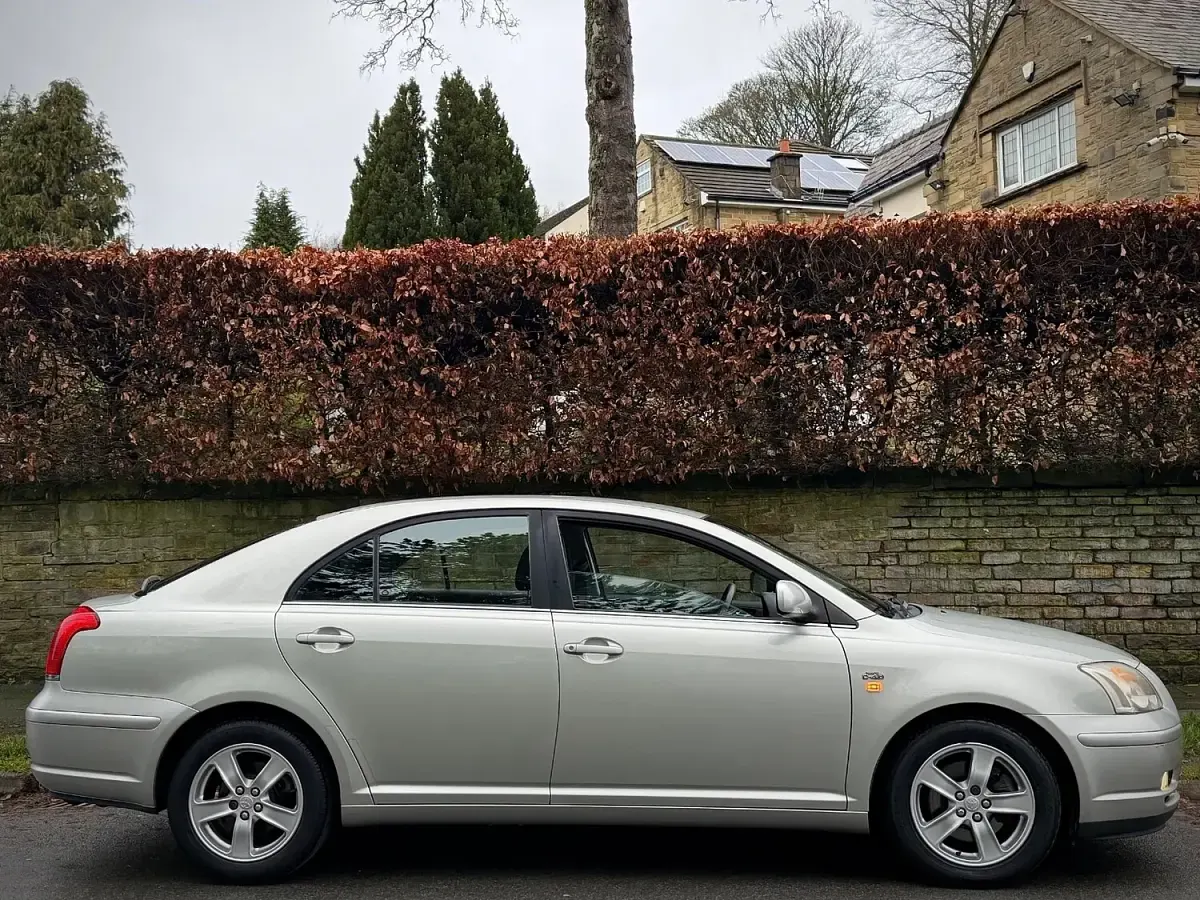 Used Toyota Avensis T3 2003 Silver Hatchback