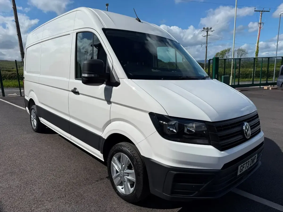 Usado VW Crafter Trendline 140 HP (102 kW) 2023 Branco Van