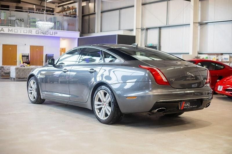 Used Jaguar XJ Premium Luxury 300 HP (220 kW) 2017 Grey Sedan