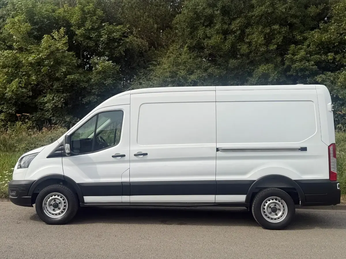 Used Ford Transit 130 HP (95 kW) 2022 White Van