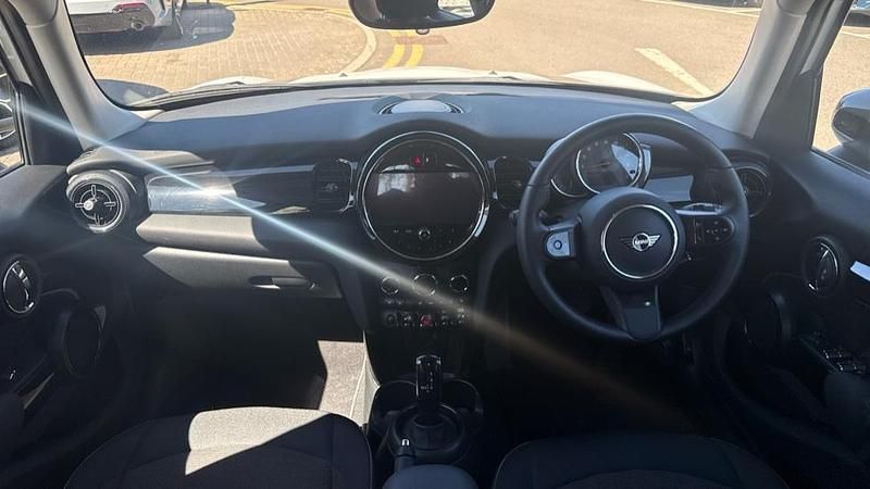 Usado Mini Cooper Classic 134 CV (98 kW) 2022 Blanco Utilitario