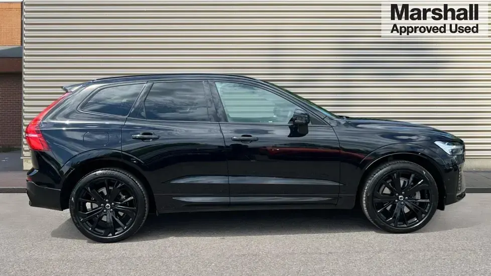 Used Volvo XC60 Plus 250 HP (183 kW) 2025 Black SUV