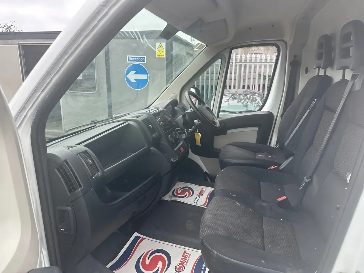 Used Peugeot Boxer 130 HP (95 kW) 2015 White Van