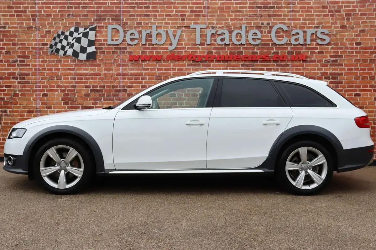 Used Audi A4 Allroad Comfort 245 HP (180 kW) 2011 White Estate