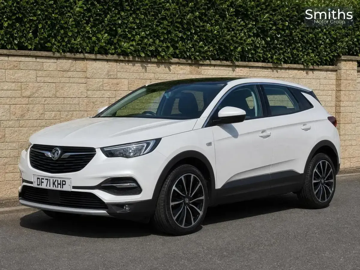 Used Vauxhall Grandland X Elite 128 HP (94 kW) 2022 White SUV