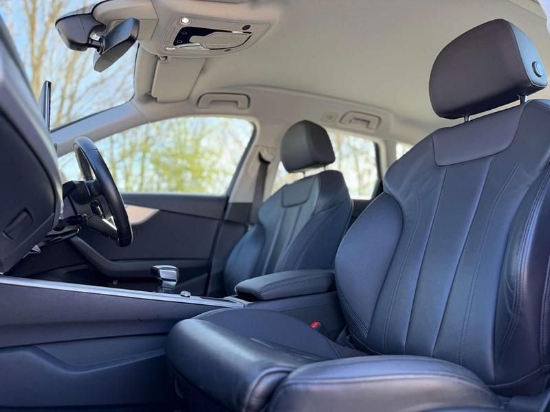 Used Audi A4 Sport 190 HP (139 kW) 2020 Silver Estate