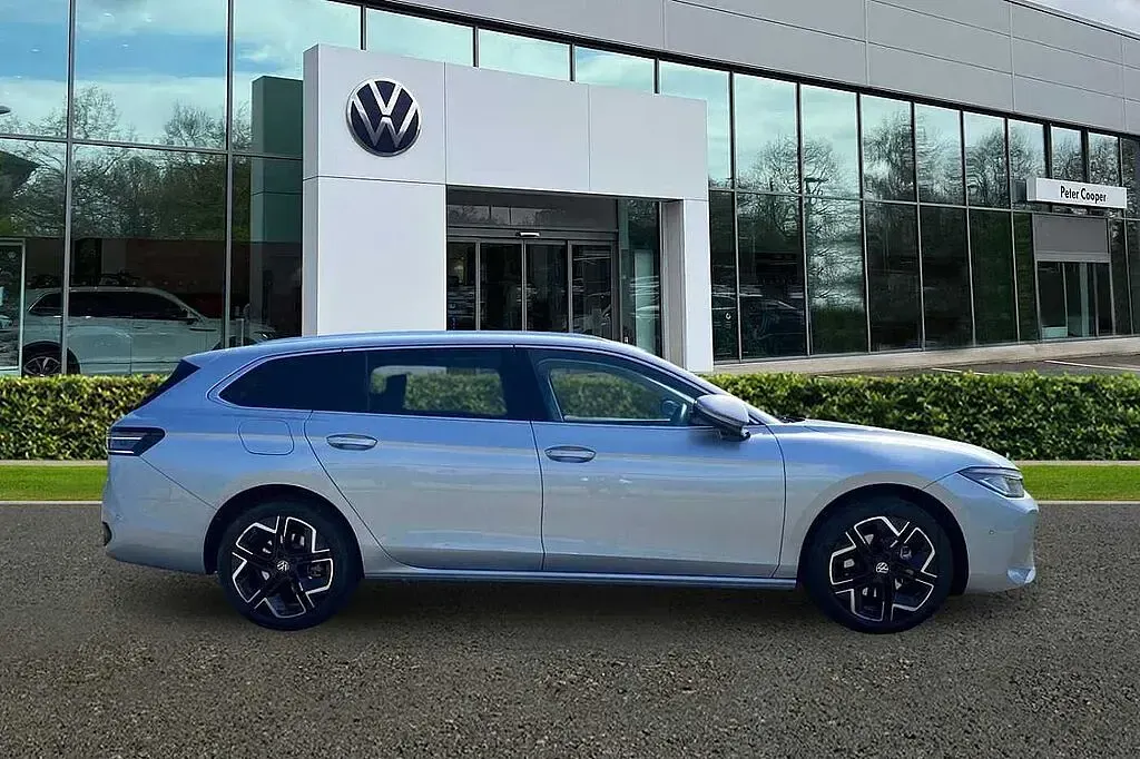 Used VW Passat Elegance 150 HP (110 kW) 2026 Silver Estate