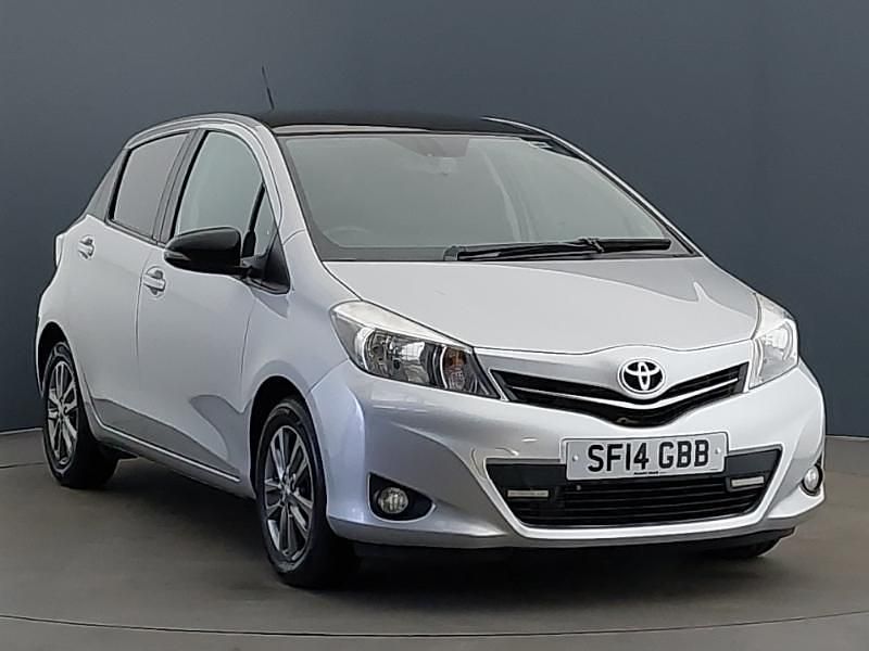 Used Toyota Yaris 101 HP (74 kW) 2014 Silver Hatchback