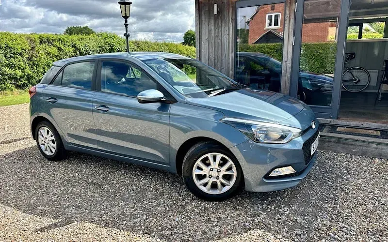 Käytetty Hyundai i20 SE 84 HP (61 kW) 2017 Viistoperä